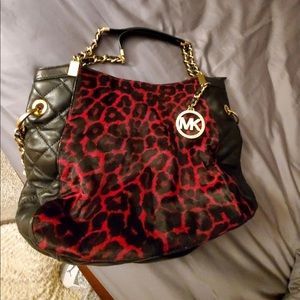 LOOKING FOR RED LEOPARD MICHAEL KORS PURSE!!!!!!!!